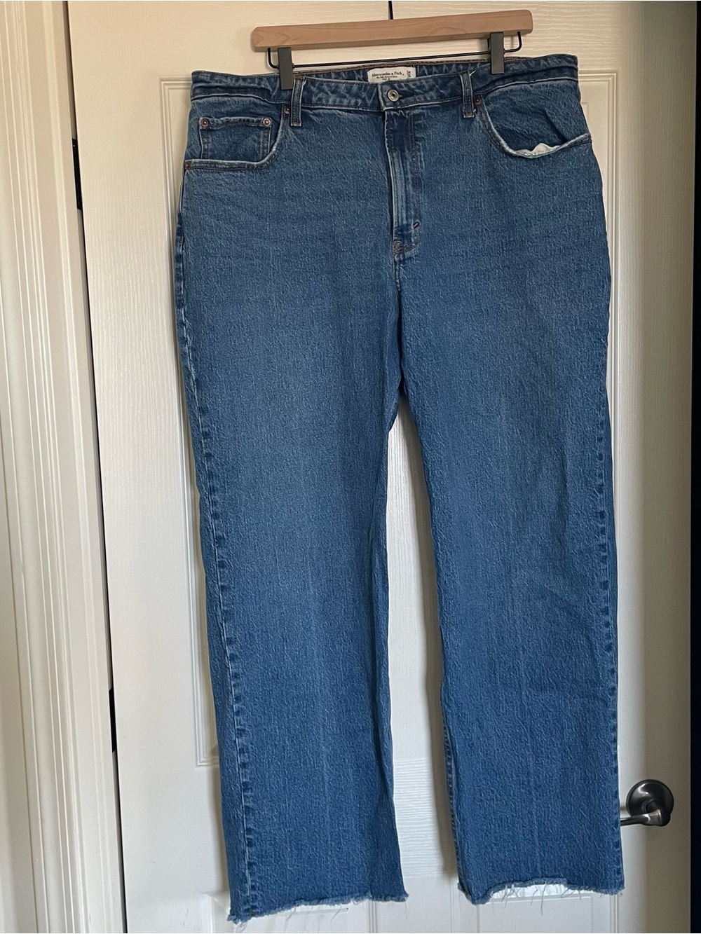 Abercrombie & Fitch Curve Love 90s Relaxed Jean High Rise